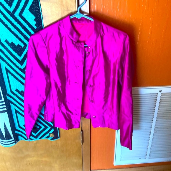 Vintage 1960s fuschia, black & gold skirt & jacket set - Picture 3 of 4